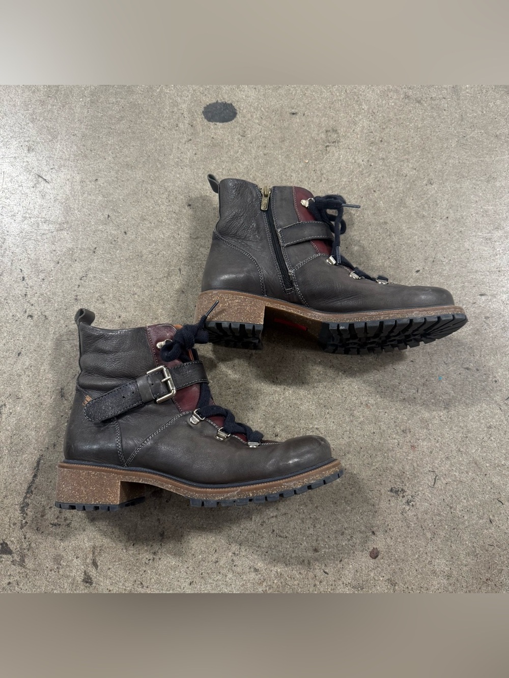 Women Pikolinos Aspe Lace Up
Brown Leather Boots Combat Style size 40 women’s 9